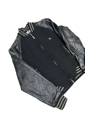 
                
                    Load image into Gallery viewer, Burberry Bomber Jacket M
                
            