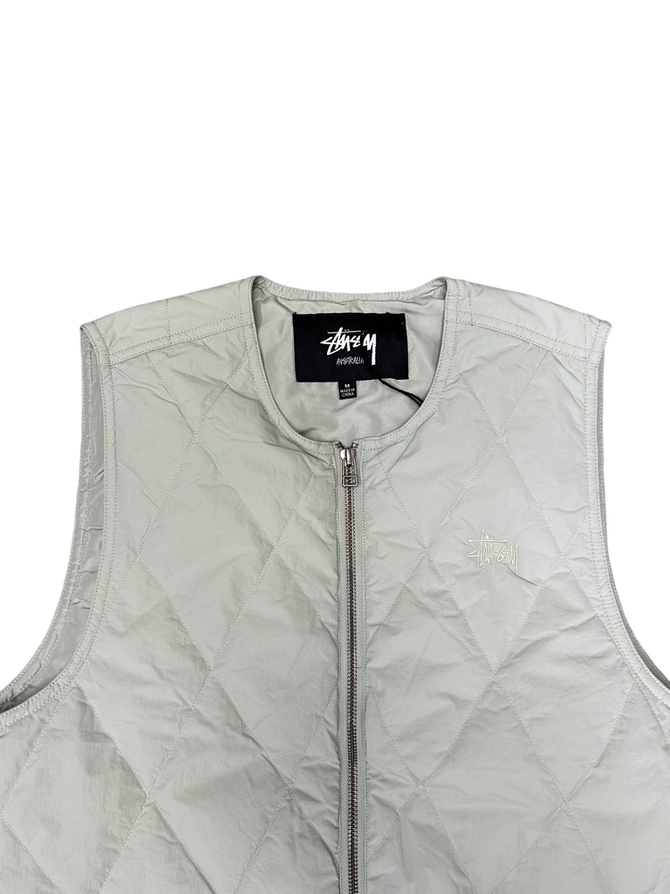 
                
                    Load image into Gallery viewer, Stussy Diamond Quilted Vest M
                
            