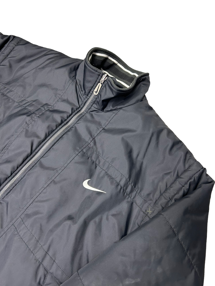 
                
                    Load image into Gallery viewer, Nike 90s Reversible Puffer Jacket L
                
            